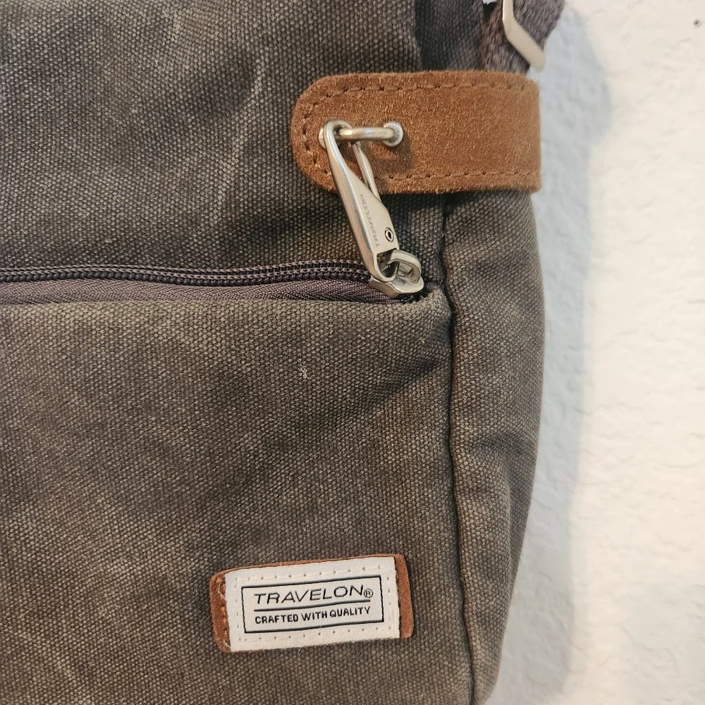 Travelon Anti-Theft Heritage Gray Crossbody Travel Bag with Adjustable Strap‎